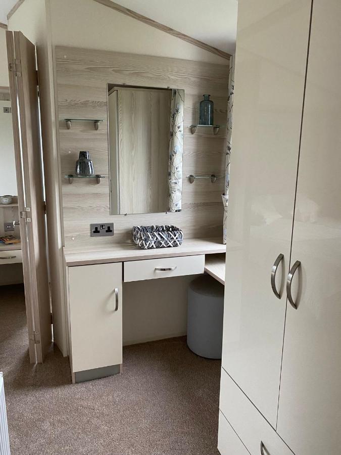 Heron 41: Beachside Pet-Friendly Retreat at California Cliffs Scratby Exterior photo