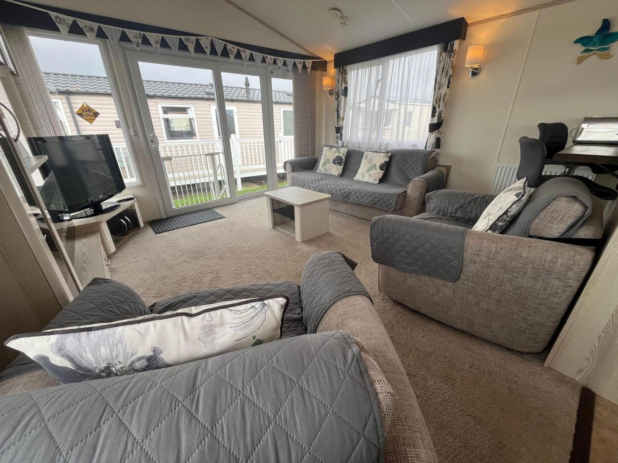 Heron 41: Beachside Pet-Friendly Retreat at California Cliffs Scratby Exterior photo